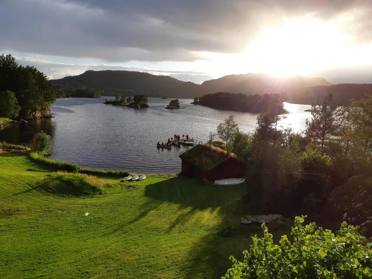 Teigen Leirstad, Feriehus Og Hytter Eikefjord Exterior photo